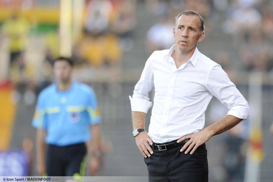 Roy a des absents