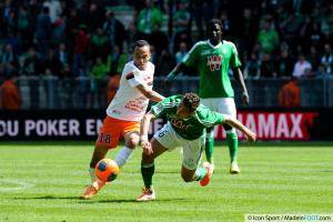 Karim Aït-Fana, à gauche, va s'engager sous les couleurs du Nîmes Olympique (Ligue 2).