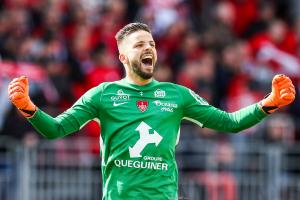 Larsonneur découvrira la L1 avec Brest la saison prochaine.