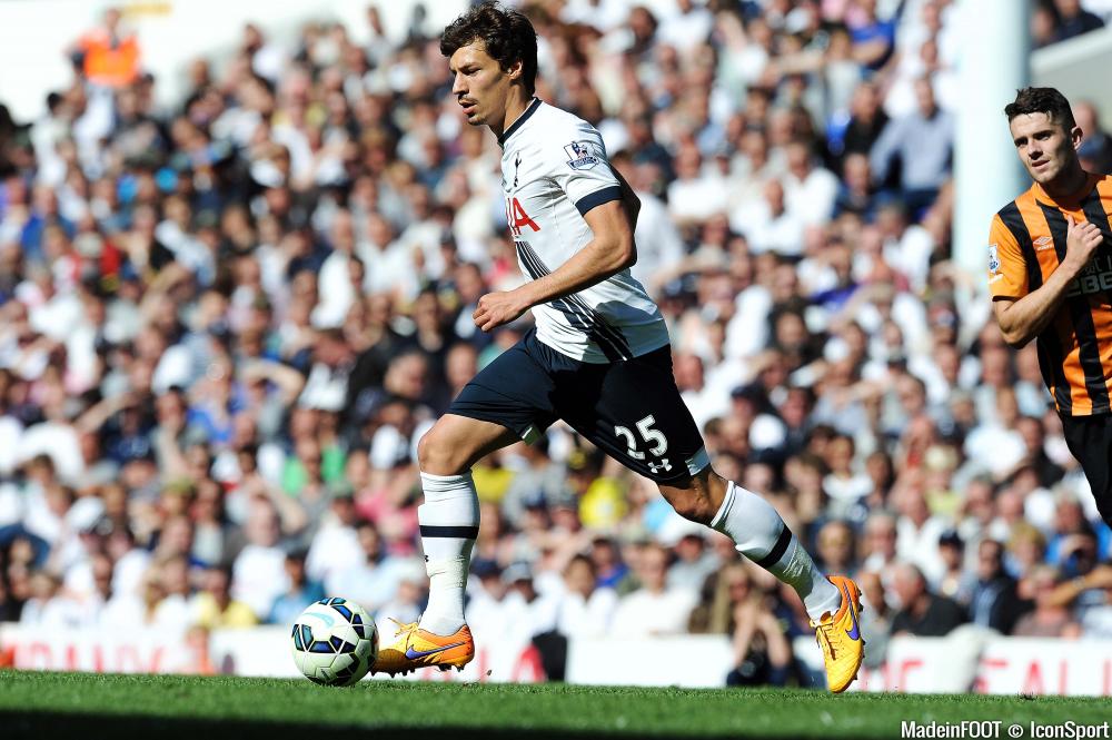 Benjamin Stambouli est soutenu par Hugo Lloris.